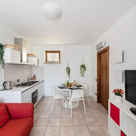 Apartment Mandorli 1-18 By Wonderful Italy Desenzano del Garda